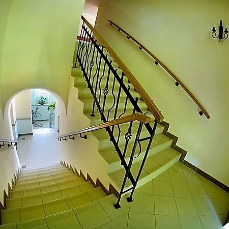 Kastiel Lucivna 3*